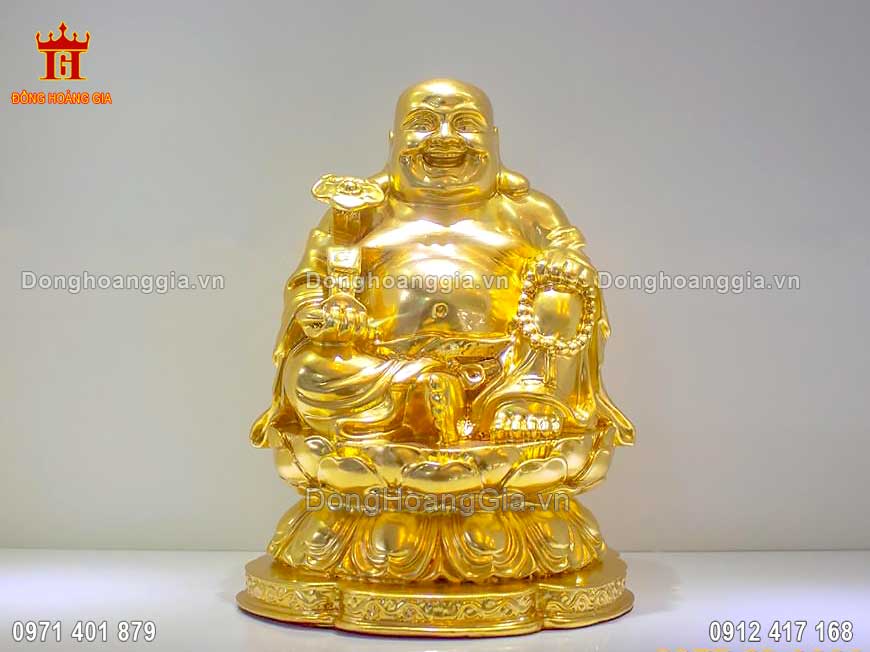Pho tượng Phật Di Lặc ngồi tòa sen cầm gậy như ý may mắn